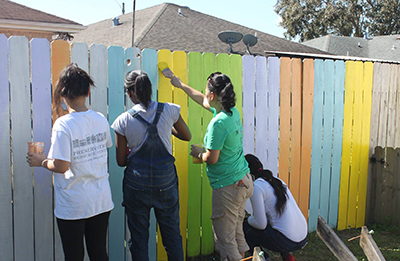 Fencepaint400.jpg