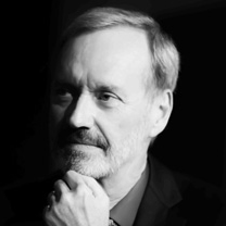 Pete McGuinness headshot